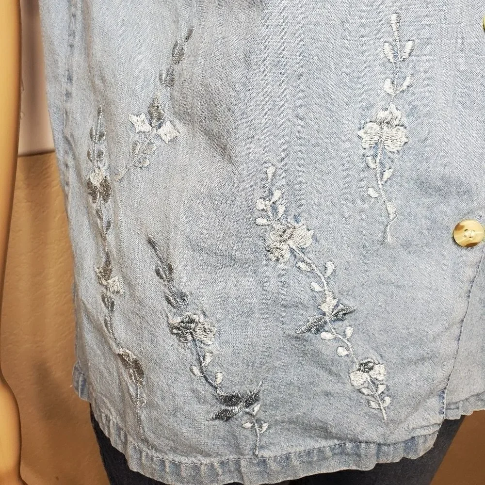 Vintage soft touch Embroidered Denim Shirt - Picture 4 of 8